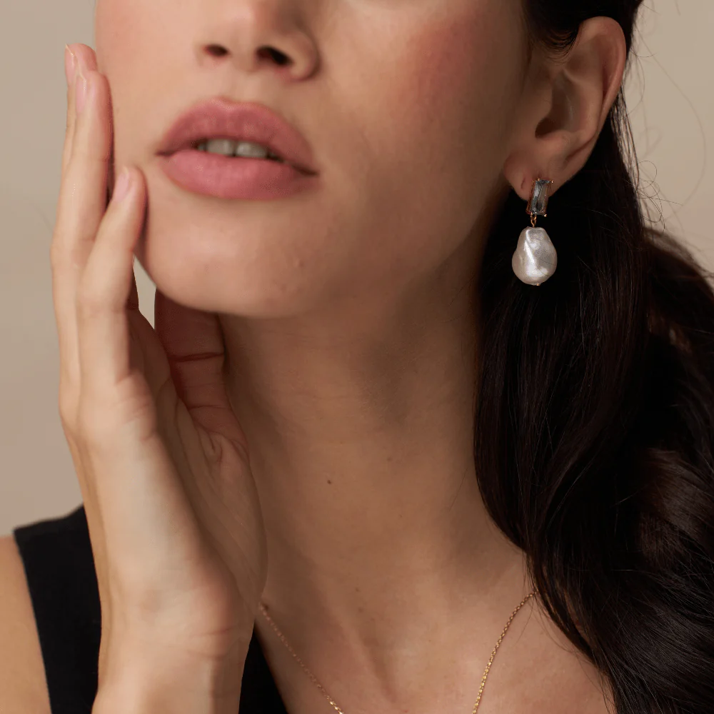Baguette & Pearl Drop Earring - Image 2