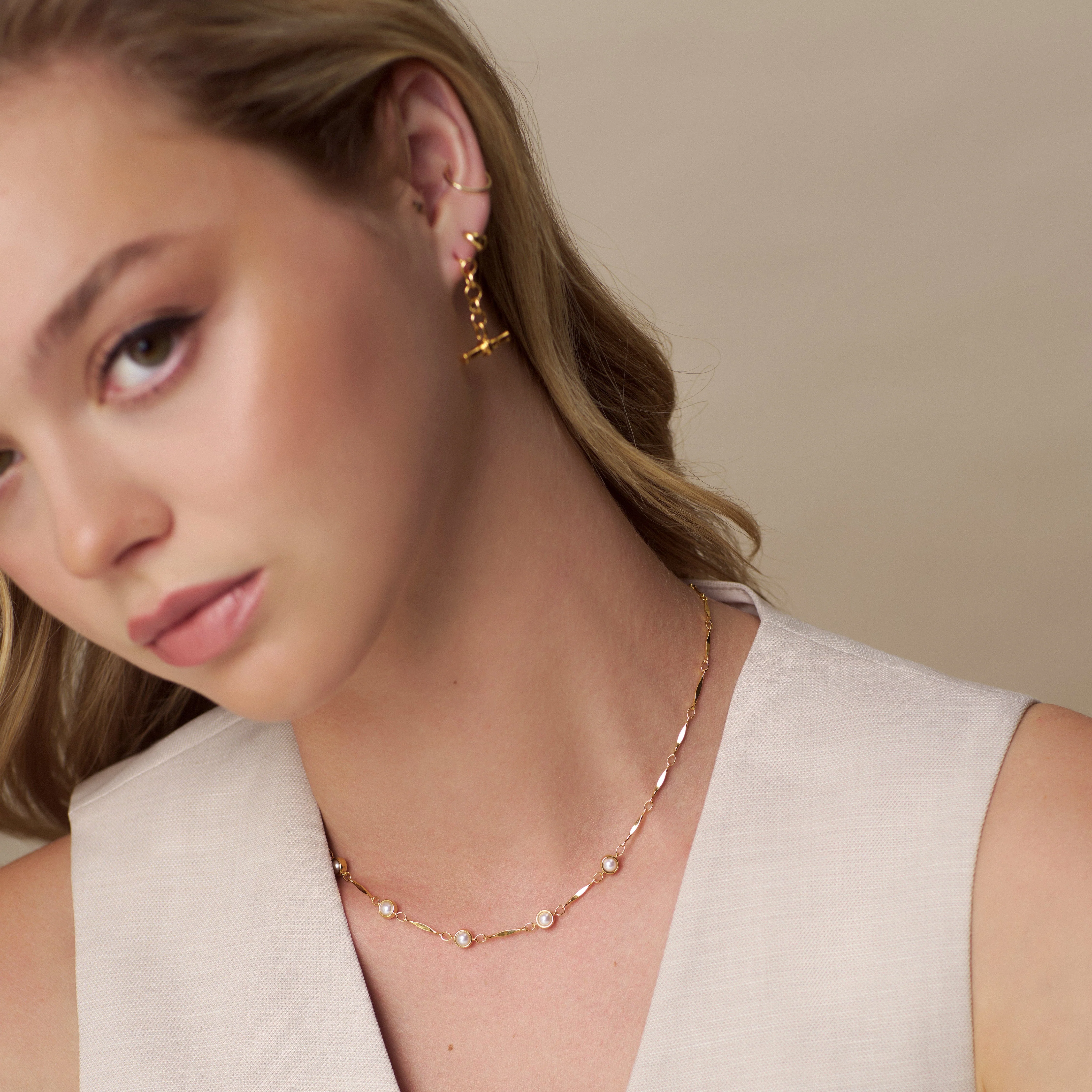 Bar Link & Stationed Pearl Necklace - Image 2