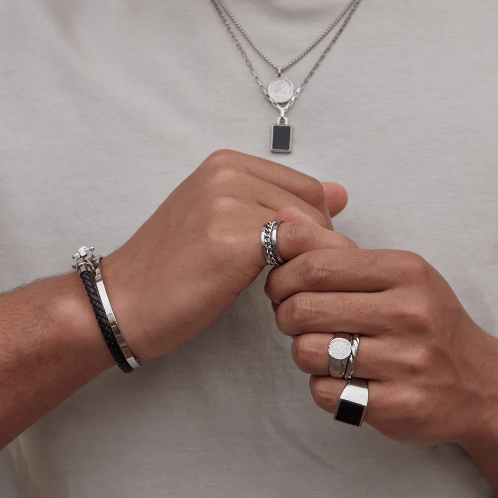 Black Onyx Signet Ring - Silver - Image 3