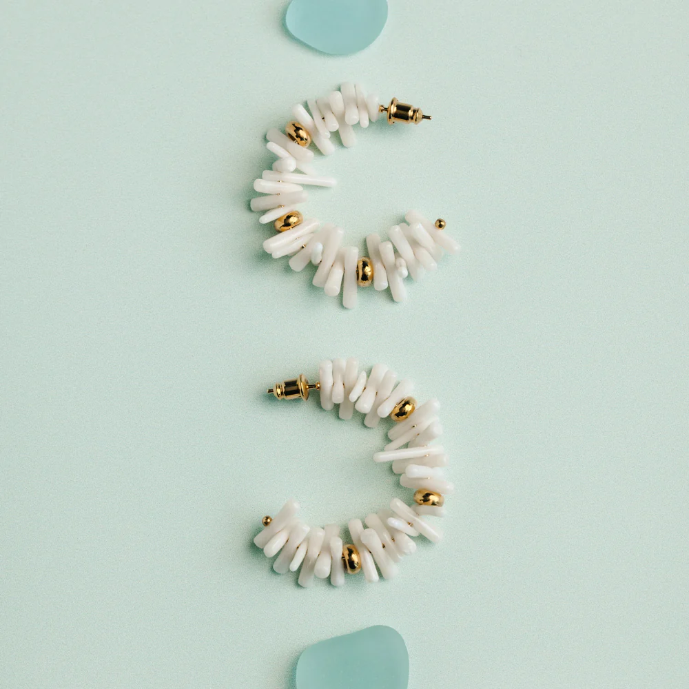 Coral Chip & Bead Hoop Earrings - Image 3