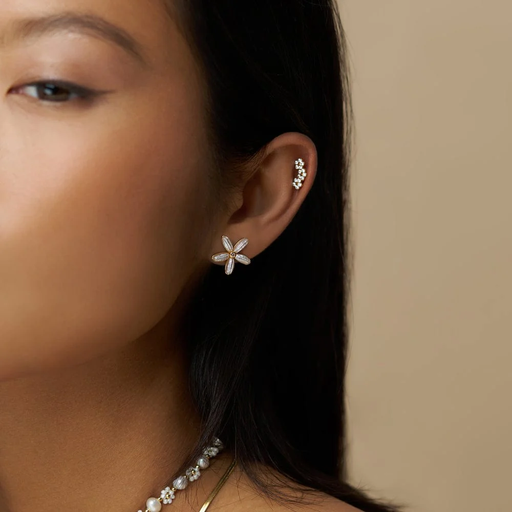 Curved Crystal Flower Labret - Image 2