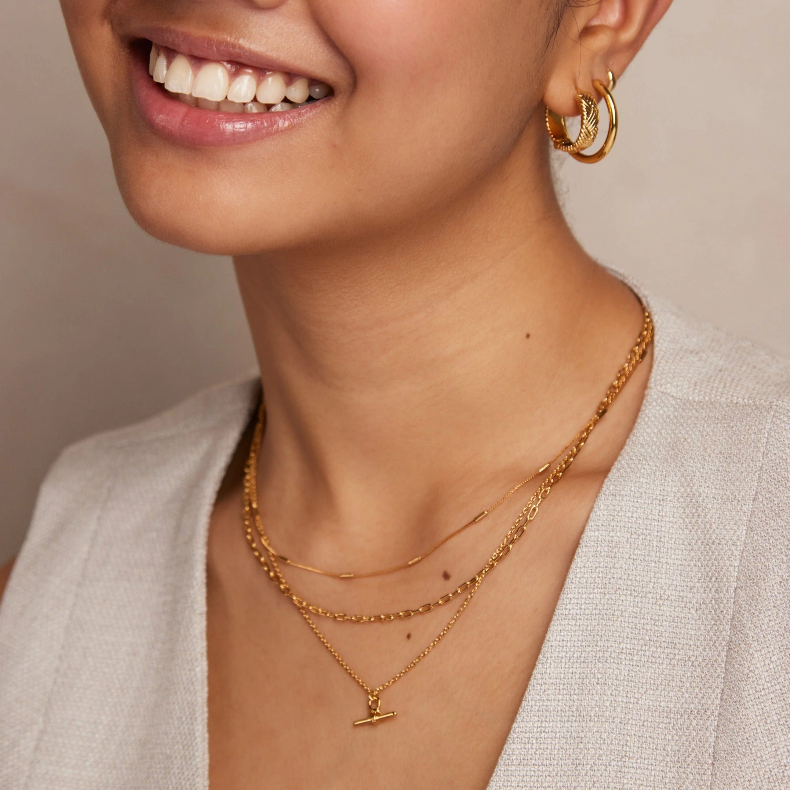 Dainty T-Bar 3-Row Necklace - Image 3