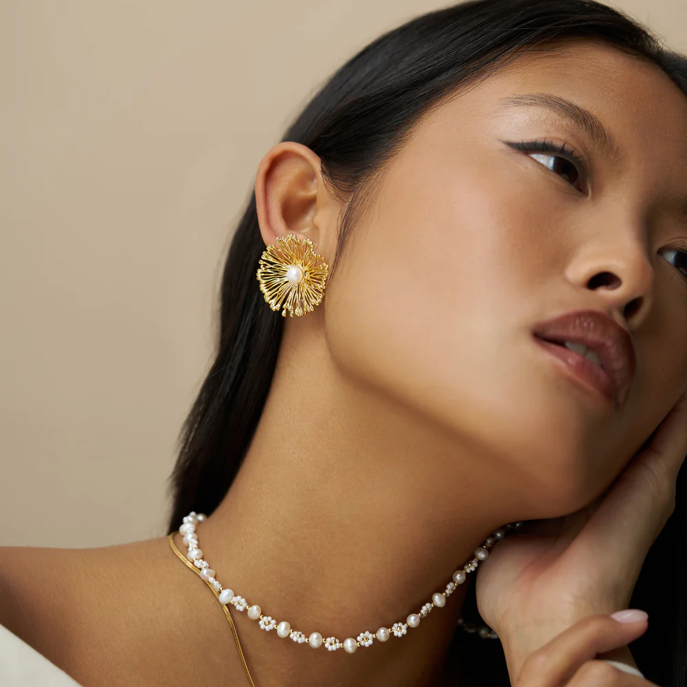 Floral Stationed Pearl Beaded Necklace - Image 2