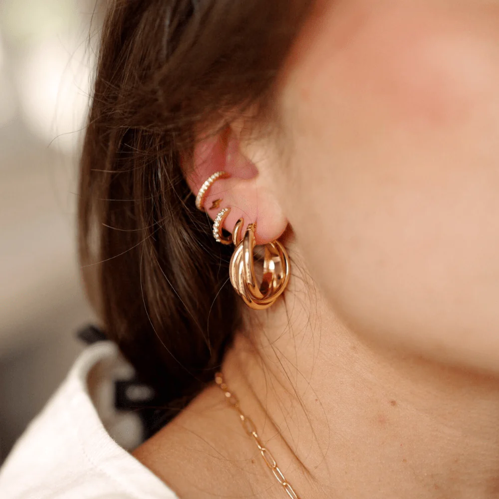 Interlocking Hoop Earrings - Gold - Image 2