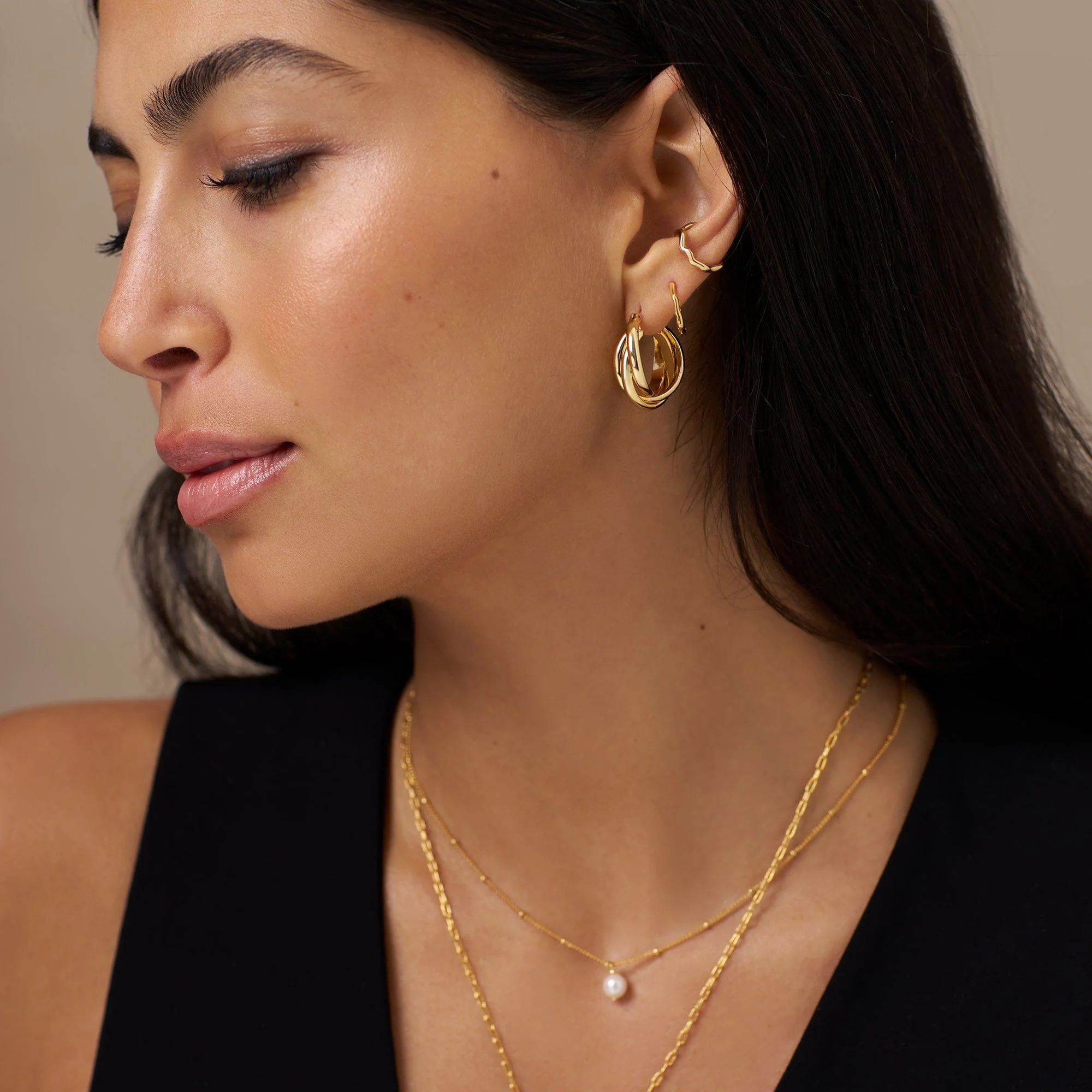 Interlocking Hoop Earrings - Gold - Image 3