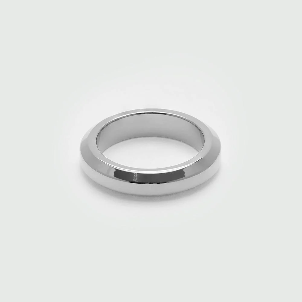 LUXE Bevelled Edge Ring - Silver - Image 4