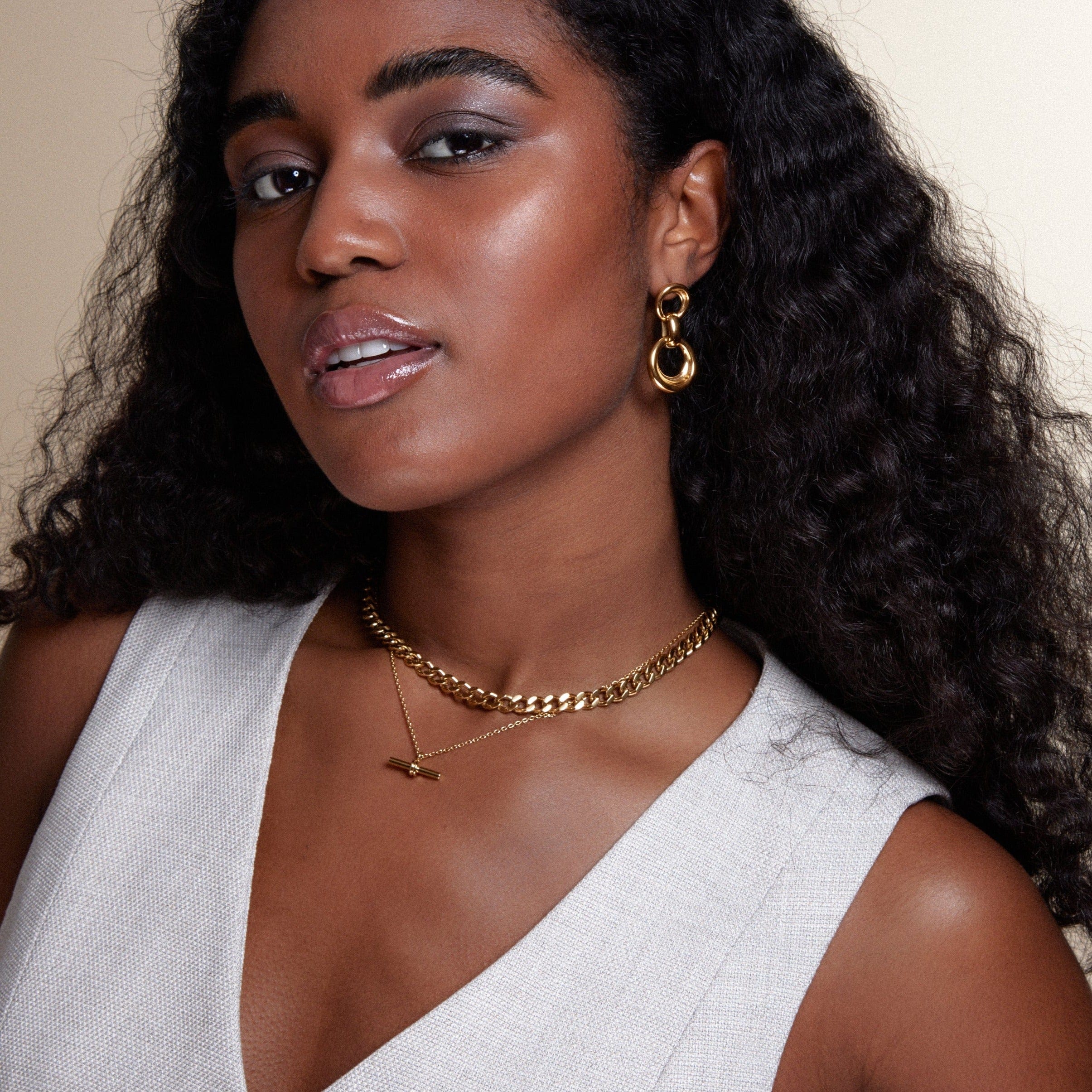 LUXE Flat Curb T-Bar Necklace - Gold - Image 3