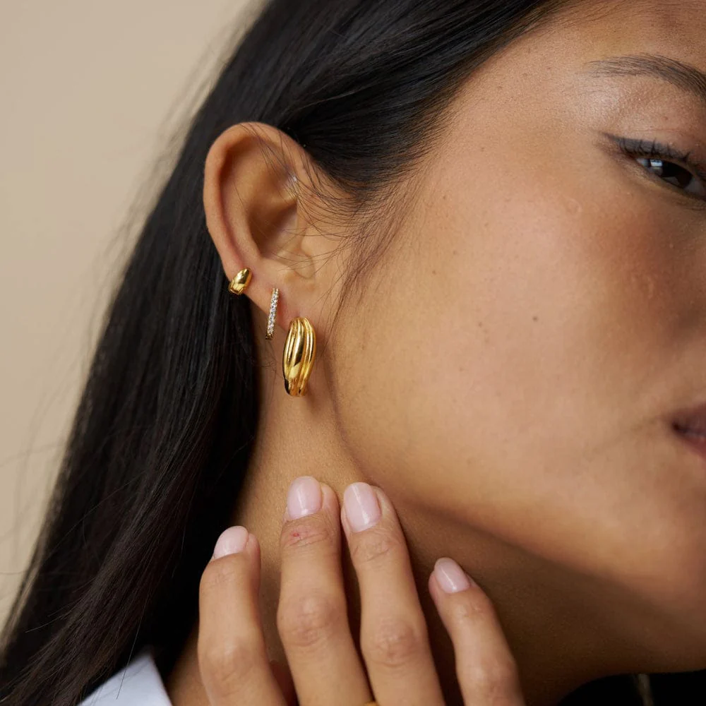 Mid-Size Twist Hoop Earrings - Image 2