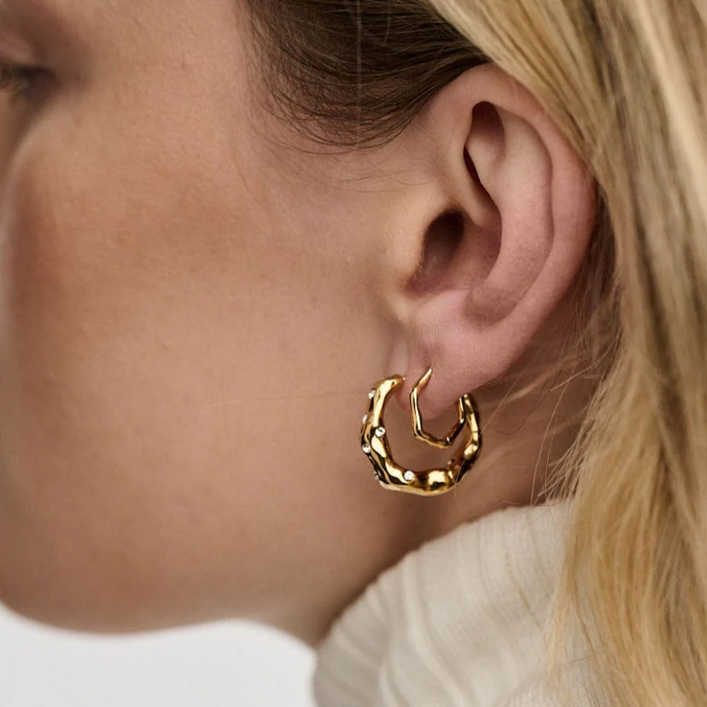 Organic Wave Huggie Hoop Earrings - Gold - Image 2