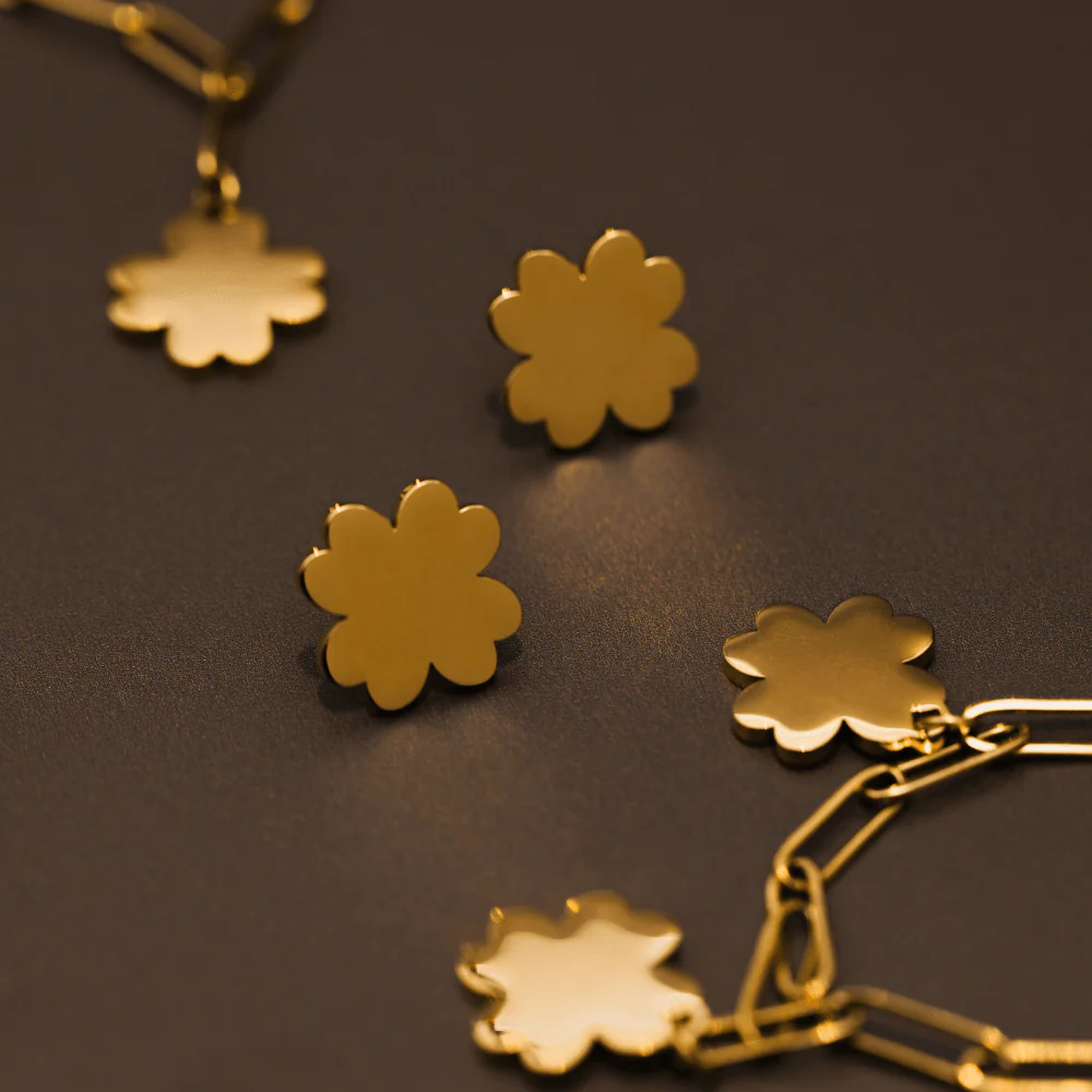LUXE Polished Clover Statement Stud Earring - Image 3