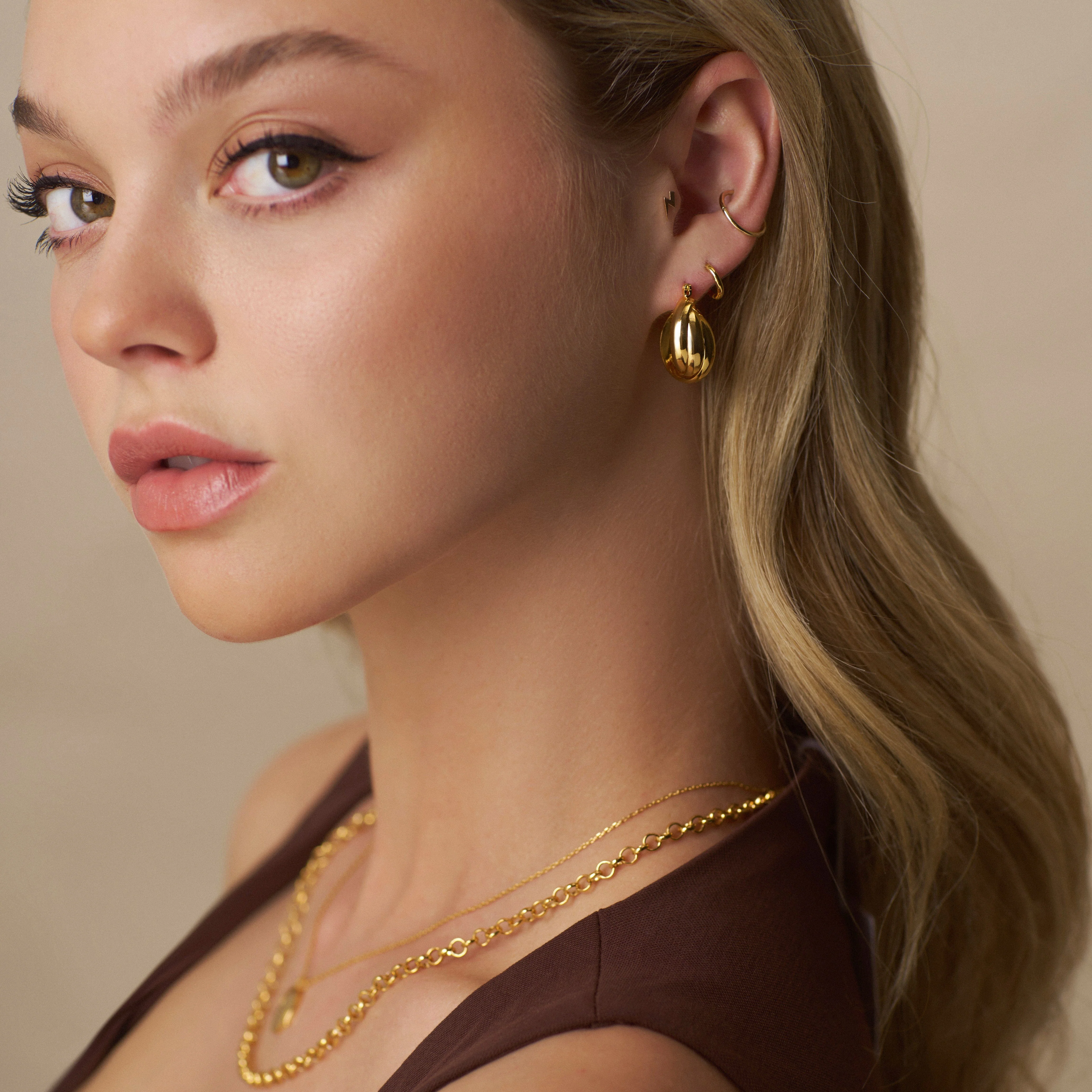 Small Interlocking Hoop Earrings - Image 2