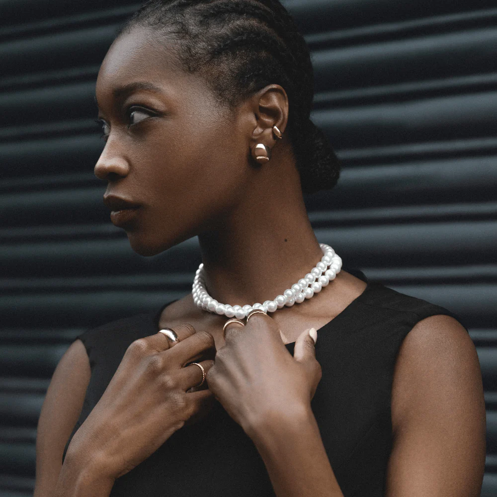 Statement Pearl T-Bar Necklace - Image 4
