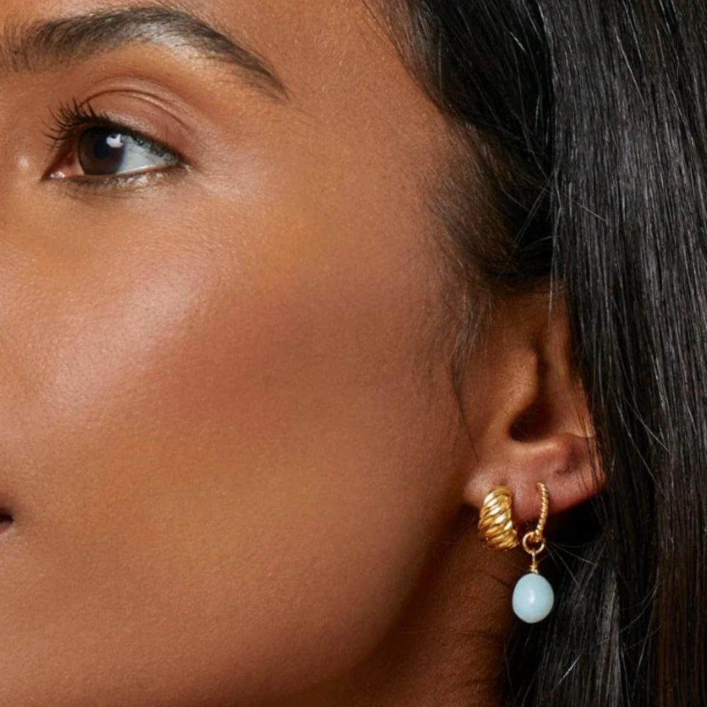 Twist Chubby Huggie Hoop Earrings - Gold - Image 2