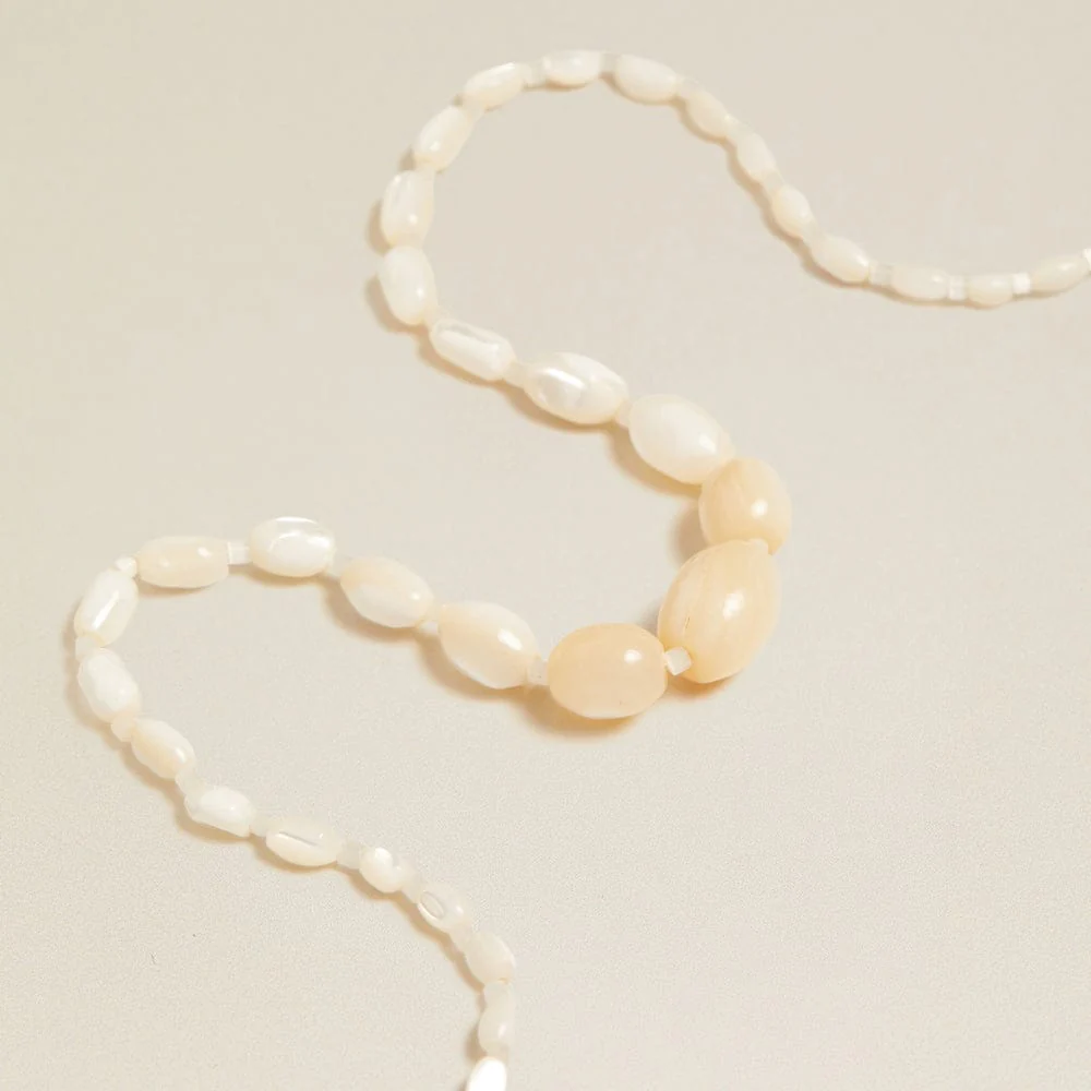 Vintage Mother Of Pearl Gradient Beaded Necklace - Image 3
